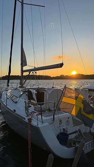 Uthyres Beneteau Oceanis 31 bra utrustning & enkel hantering + jolle/motor 3 of 5