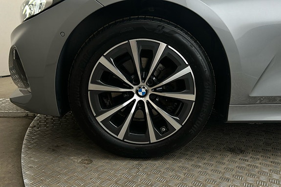 BMW 320d 12 of 26