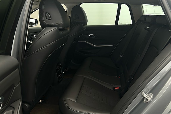BMW 320d 13 of 26