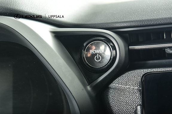 Lexus LBX 12 of 15