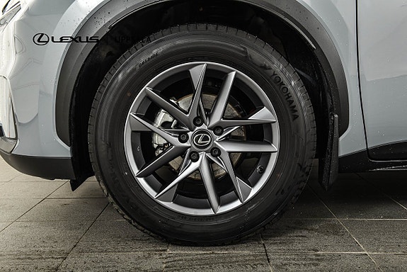 Lexus LBX 15 of 15
