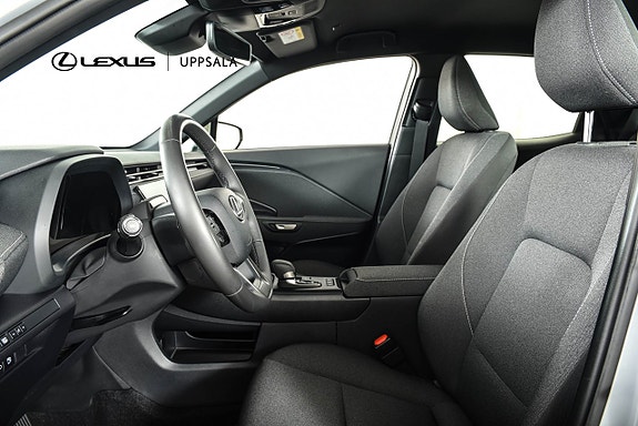 Lexus LBX 6 of 15