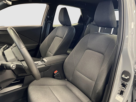 Lexus LBX 7 of 15