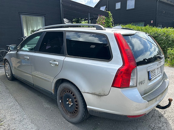 Volvo V50 3 of 5