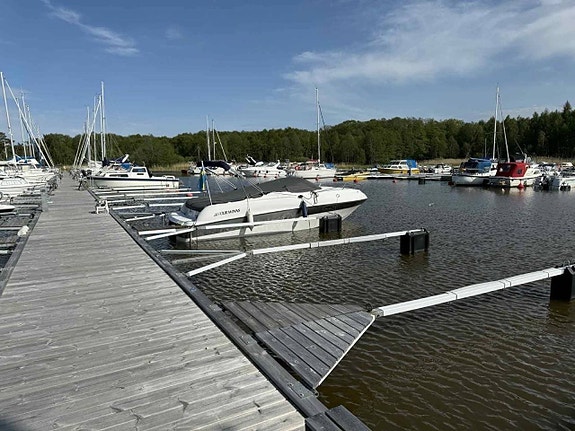 Motorbåt Fourwinns Sundowner 245 -1999 | Trailer & Hamnkapel 2 of 5