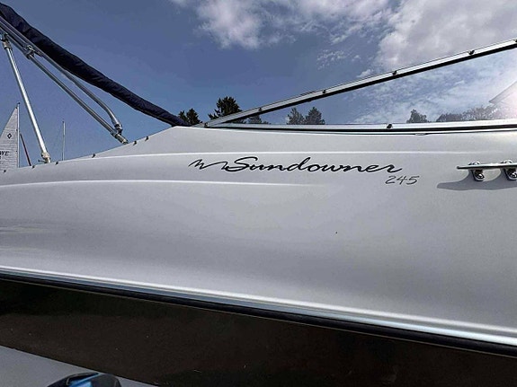 Motorbåt Fourwinns Sundowner 245 -1999 | Trailer & Hamnkapel 3 of 5