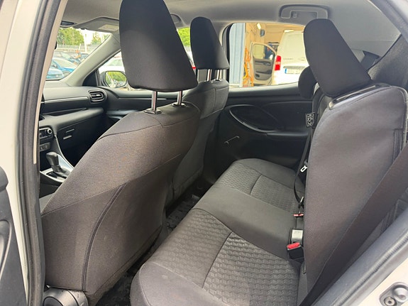 Toyota Yaris 8 of 11