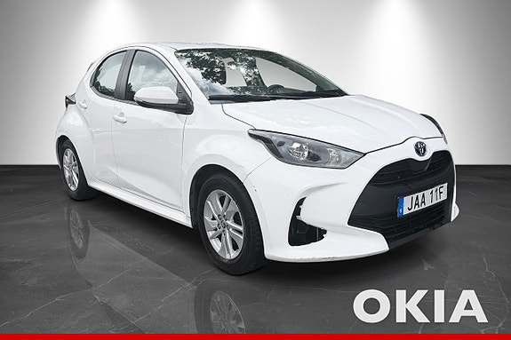 Toyota Yaris 2 of 11
