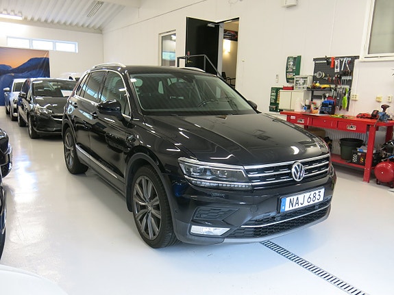 Volkswagen Tiguan 3 of 30