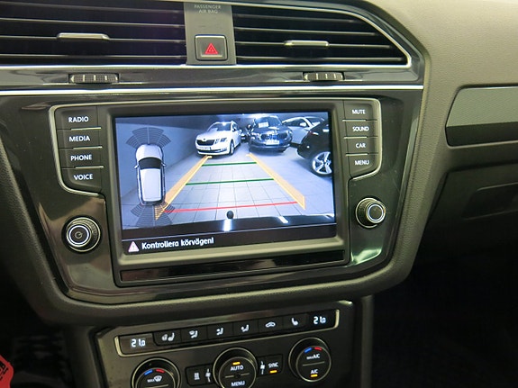 Volkswagen Tiguan 21 of 30