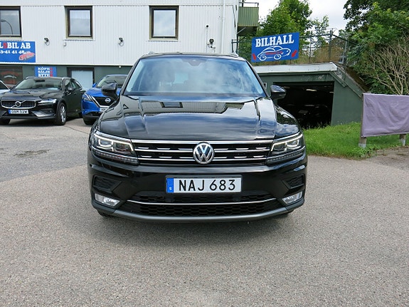 Volkswagen Tiguan 8 of 30