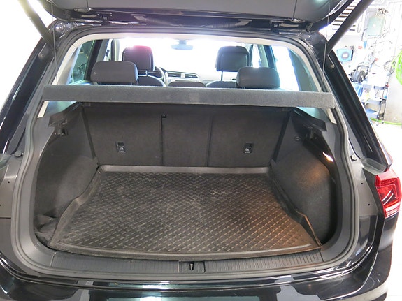 Volkswagen Tiguan 12 of 30