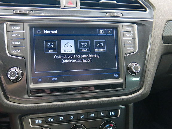 Volkswagen Tiguan 23 of 30