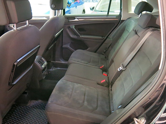 Volkswagen Tiguan 26 of 30