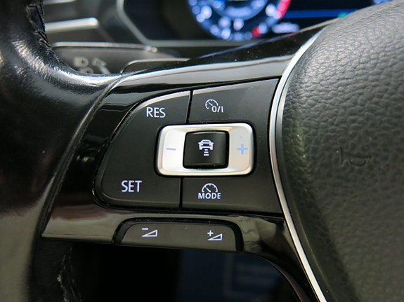 Volkswagen Tiguan 23 of 30