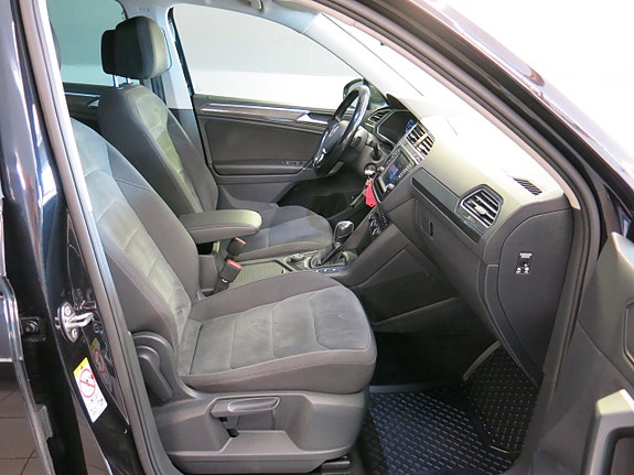 Volkswagen Tiguan 24 of 30