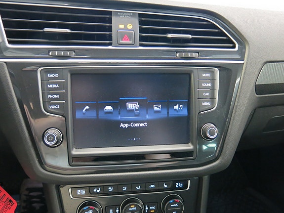 Volkswagen Tiguan 17 of 30