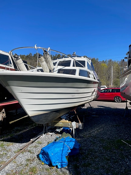 VÄLUTRUSTAD mycket  fin SAGA 7000 ,  ev. båtplats 3 of 5