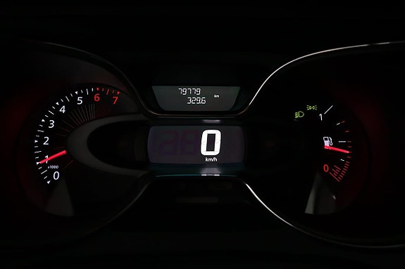 Renault Captur 11 of 15