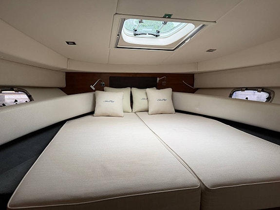 SeaRay Sundancer 355 | Stor familjebåt 9 of 12