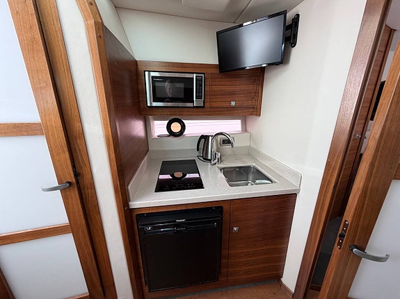 SeaRay Sundancer 355 | Stor familjebåt 8 of 12