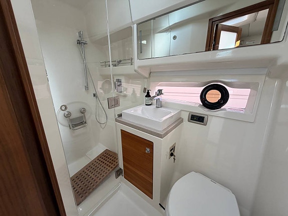SeaRay Sundancer 355 | Stor familjebåt 12 of 12