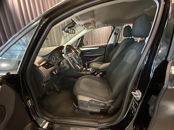 BMW 218i 23 of 30