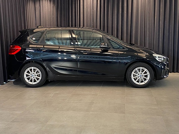 BMW 218i 4 of 30