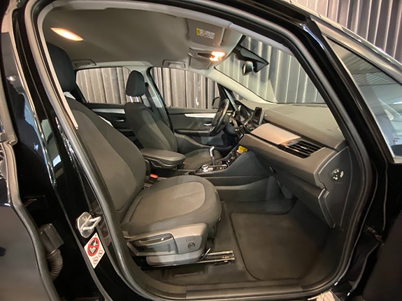 BMW 218i 26 of 30