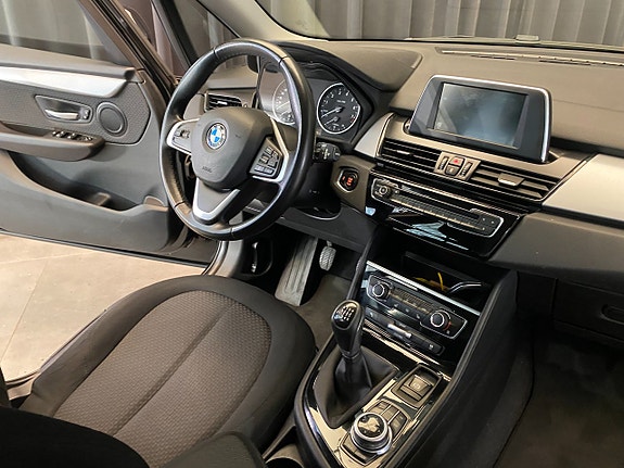 BMW 218i 30 of 30