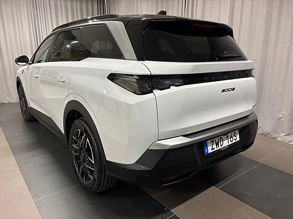 Peugeot 5008 3 of 5