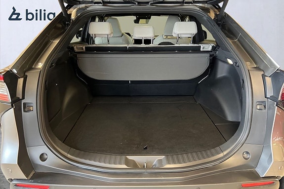 Toyota bZ4X 12 of 21