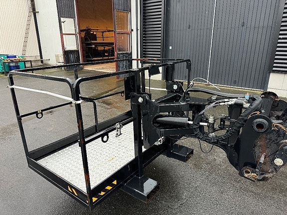 Manitou Personkorg, teleskoplastare 2 of 3