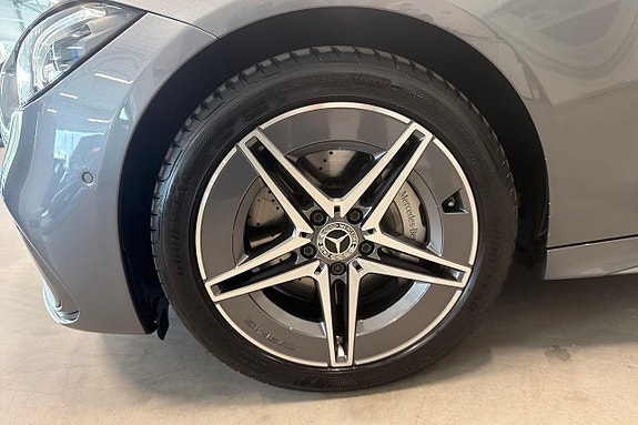 Mercedes-Benz C300 26 of 30