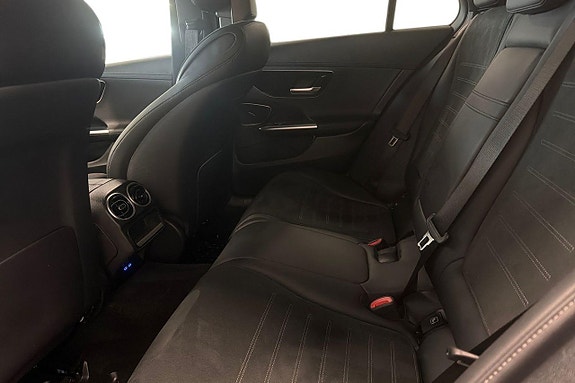 Mercedes-Benz C300 12 of 30