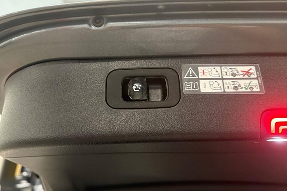 Mercedes-Benz C300 23 of 30