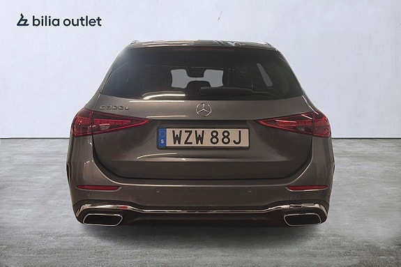 Mercedes-Benz C300 7 of 30