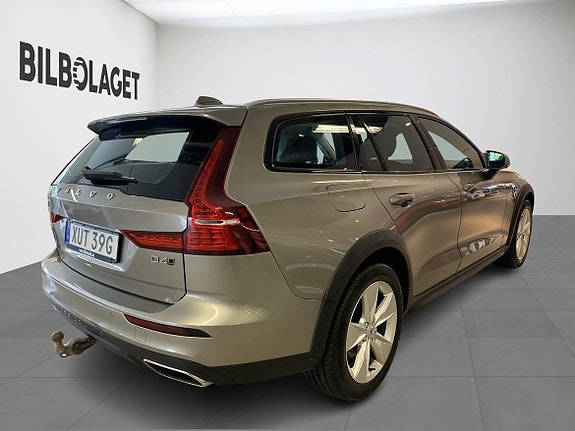 Volvo V60 Cross Country 4 of 5