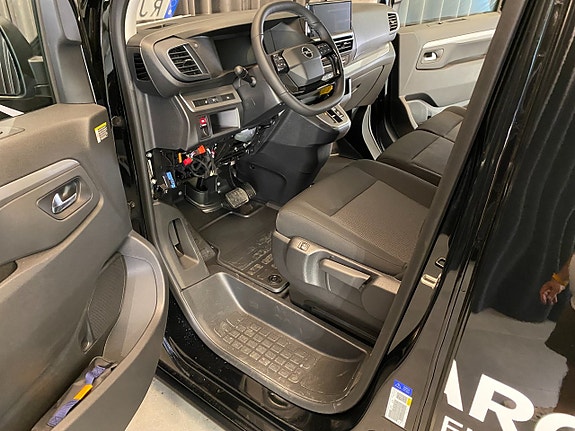 Opel Vivaro 22 of 30