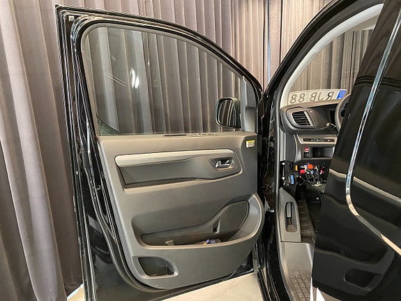 Opel Vivaro 23 of 30