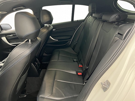 BMW 118i 22 of 27