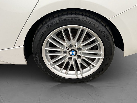 BMW 118i 24 of 27