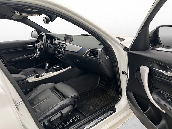 BMW 118i 21 of 27