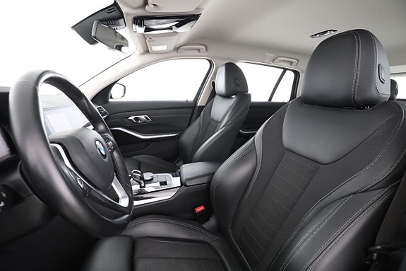 BMW 320d 11 of 30