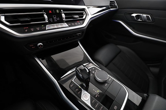 BMW 320d 24 of 30