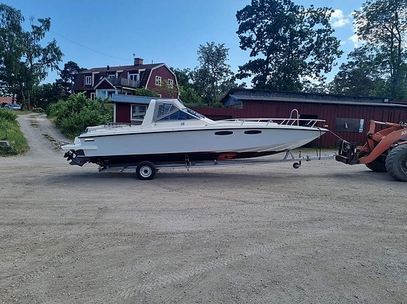 Smuggler 28 C2, Volvo Penta CE 350 3 of 9