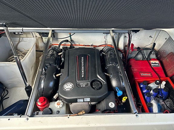 Smuggler 28 C2, Volvo Penta CE 350 8 of 9