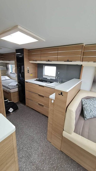 ADRIA ADORA 613 UL Långbädd med Förtält 3m 6 of 11
