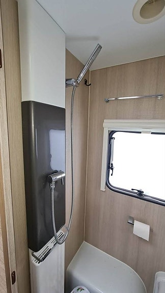 ADRIA ADORA 613 UL Långbädd med Förtält 3m 10 of 11