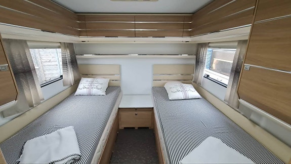 ADRIA ADORA 613 UL Långbädd med Förtält 3m 3 of 11